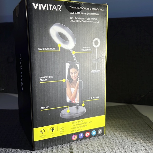 Vivitar 2 in 1 Vlogging Desk Lamp - Picture 2 of 2